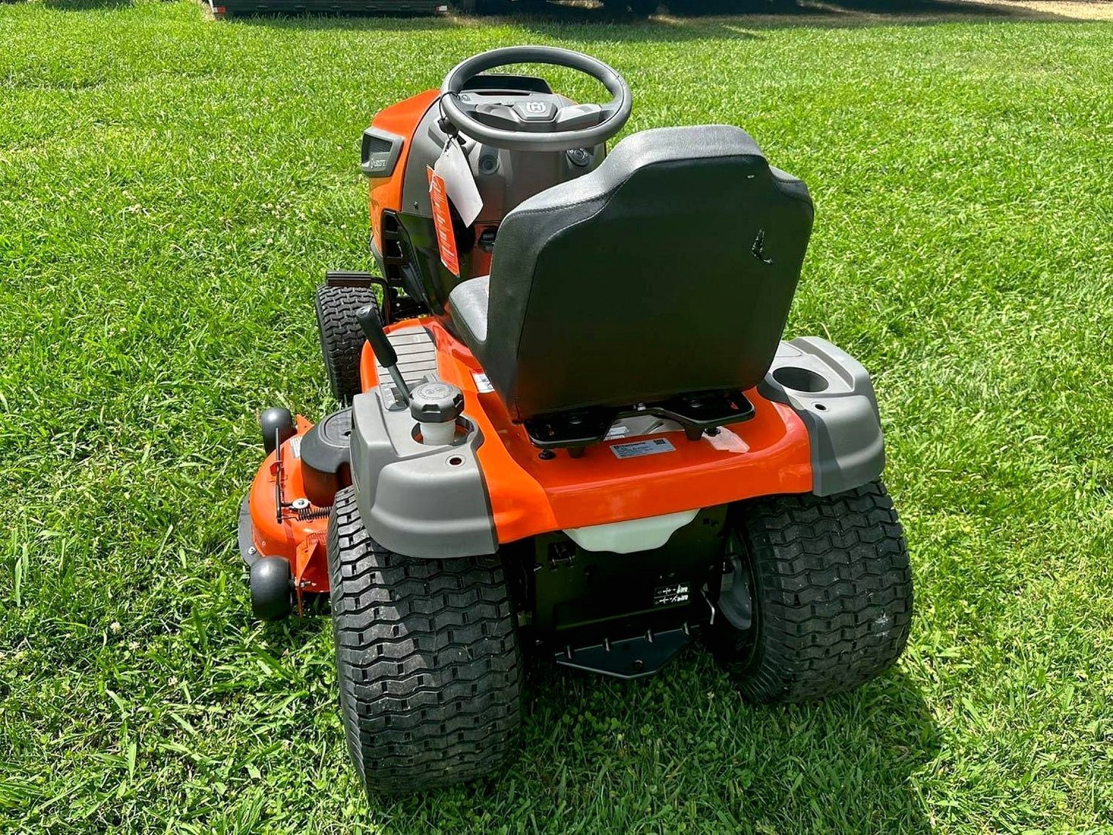 Husqvarna TS 148XK 48″ 24HP Kohler Lawn Tractor (New, Scratch & Dent w/ Full Warranty) - Image 3