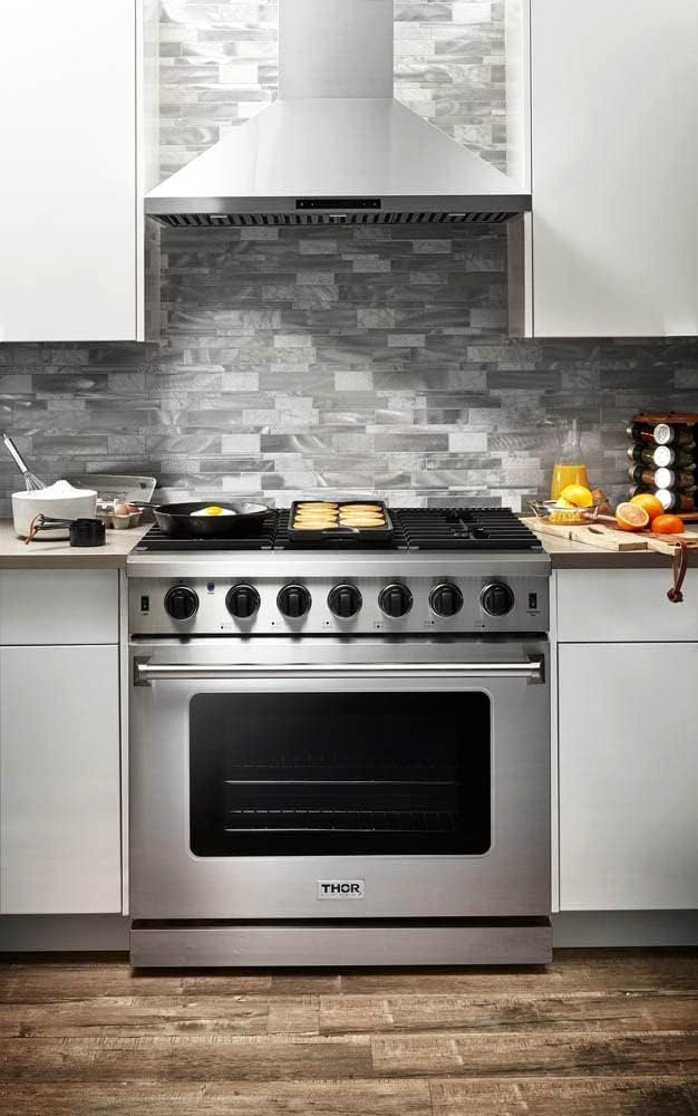 Thor Kitchen LRG3601U 36-Inch Professional Freestanding Gas Range with Convection Oven, Stainless Steel - Image 8